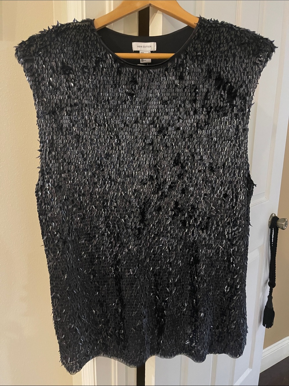 NWT H&M Edition Black Textured Sleeveless Shell women’s M, dress up or down